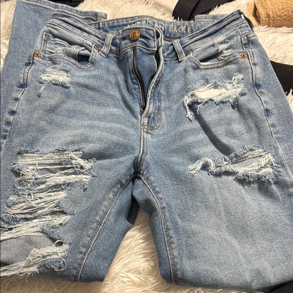 American Eagle Outfitters Women's Blue Distressed Mom Jeans